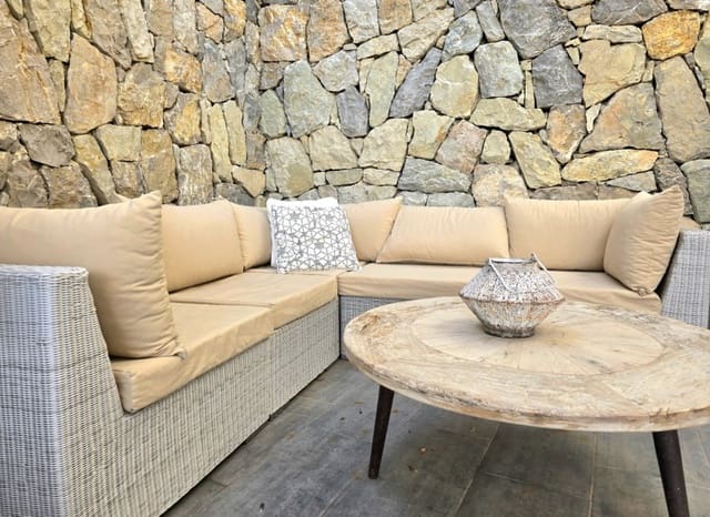 Chalet de 3 habitaciones en Altea en venta con piscina - 890.000 € (Ref: 9454796)