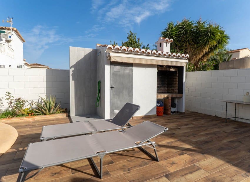 3 sovrum Villa till salu i Denia med pool - 465 000 € (Ref: 9473456)