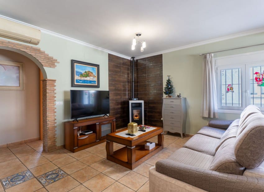 3 sovrum Villa till salu i Denia med pool - 465 000 € (Ref: 9473456)