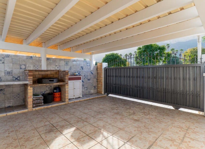 3 sovrum Villa till salu i Denia med pool - 465 000 € (Ref: 9473456)