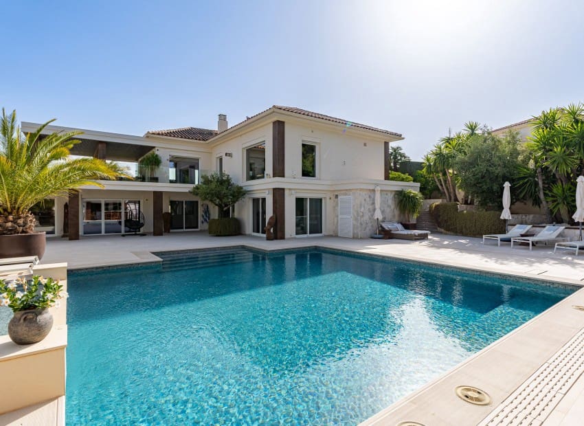 6 bedroom Villa for sale in La Nucia - € 1,800,000 (Ref: 9473459)