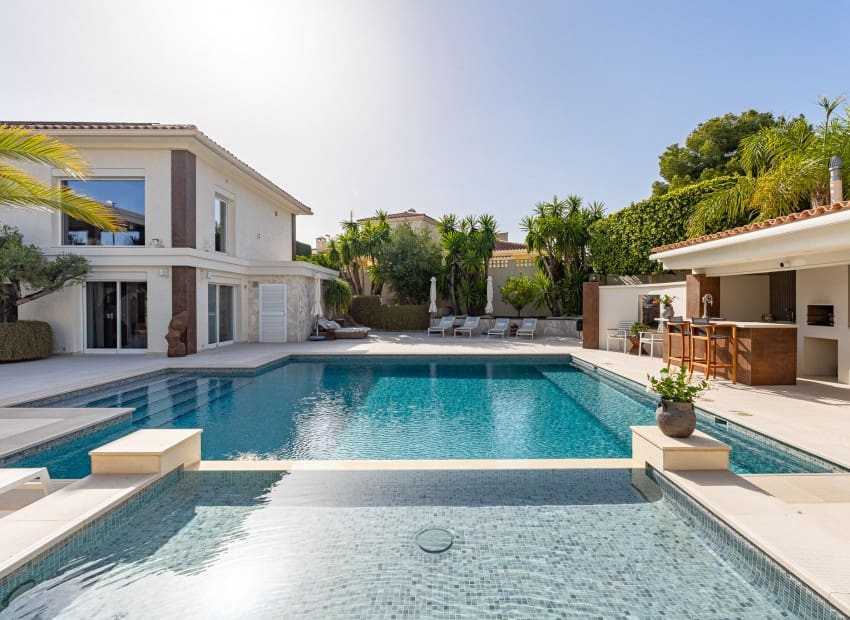 6 bedroom Villa for sale in La Nucia - € 1,800,000 (Ref: 9473459)