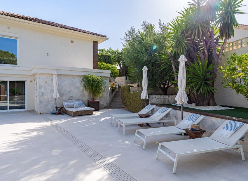 6 bedroom Villa for sale in La Nucia - € 1,800,000 (Ref: 9473459)