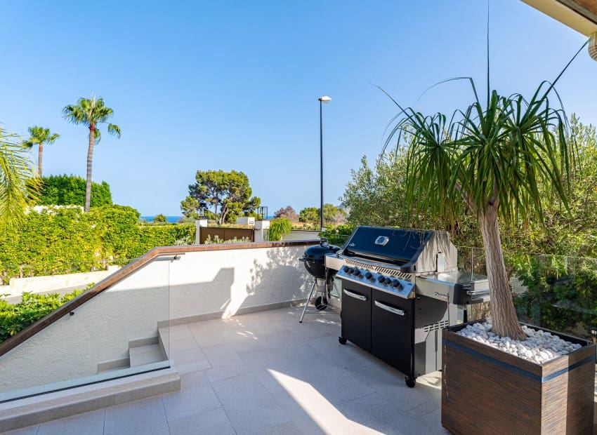 6 bedroom Villa for sale in La Nucia - € 1,800,000 (Ref: 9473459)