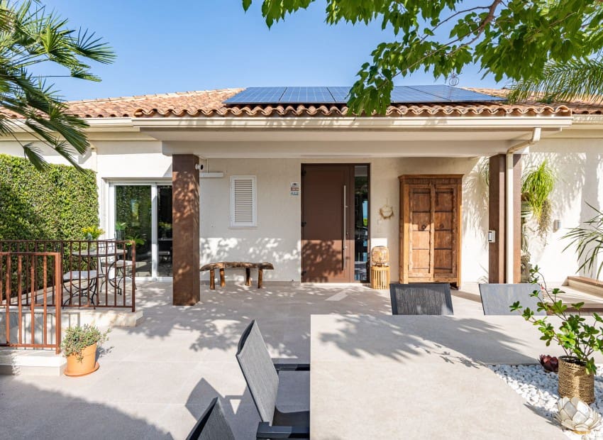 6 bedroom Villa for sale in La Nucia - € 1,800,000 (Ref: 9473459)