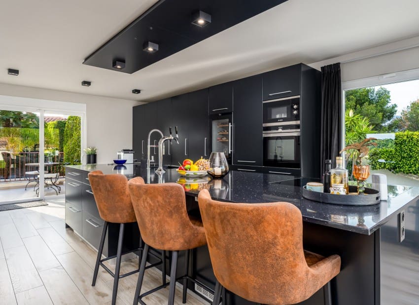 6 bedroom Villa for sale in La Nucia - € 1,800,000 (Ref: 9473459)