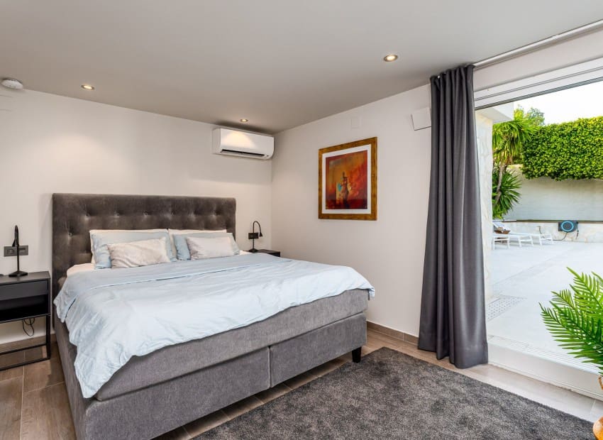 6 bedroom Villa for sale in La Nucia - € 1,800,000 (Ref: 9473459)