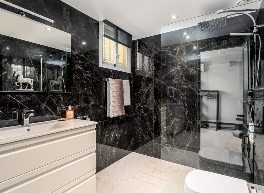 6 bedroom Villa for sale in La Nucia - € 1,800,000 (Ref: 9473459)