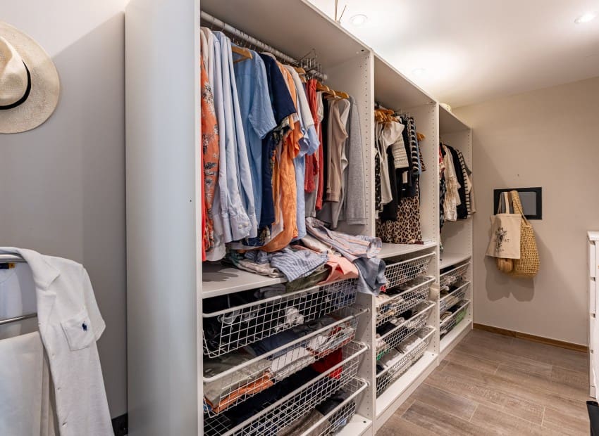 6 bedroom Villa for sale in La Nucia - € 1,800,000 (Ref: 9473459)