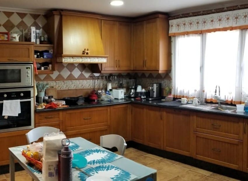 4 slaapkamer Villa te koop in Alicante stad met zwembad garage - € 665.000 (Ref: 9486577)