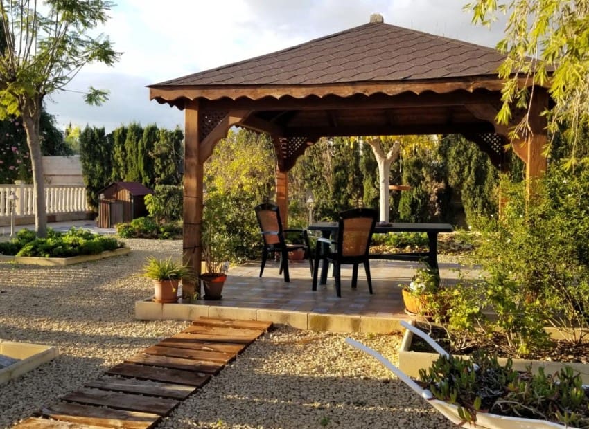 4 slaapkamer Villa te koop in Alicante stad met zwembad garage - € 665.000 (Ref: 9486577)