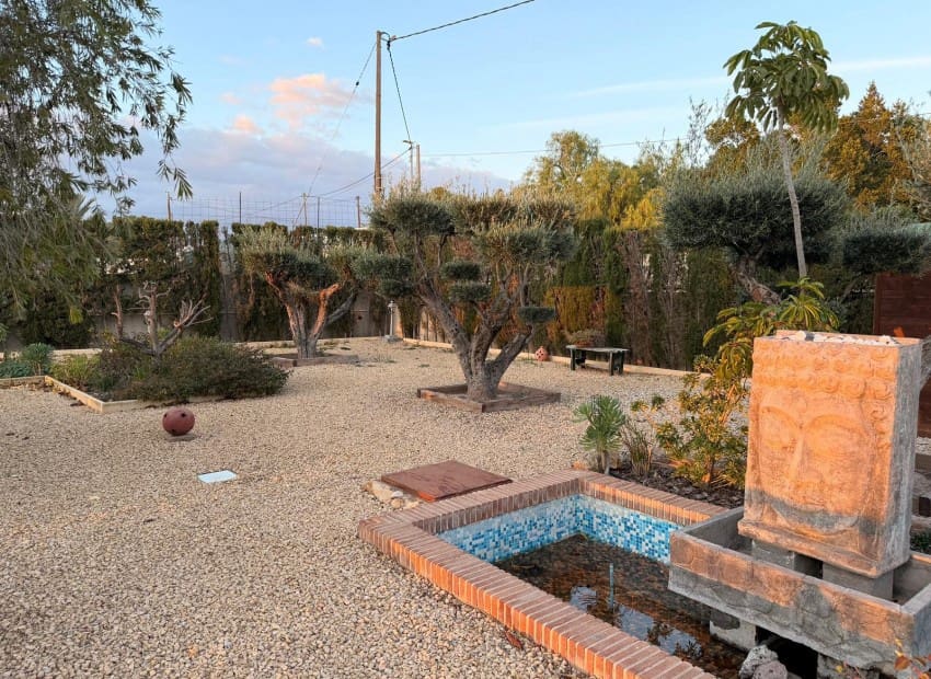 4 slaapkamer Villa te koop in Alicante stad met zwembad garage - € 665.000 (Ref: 9486577)