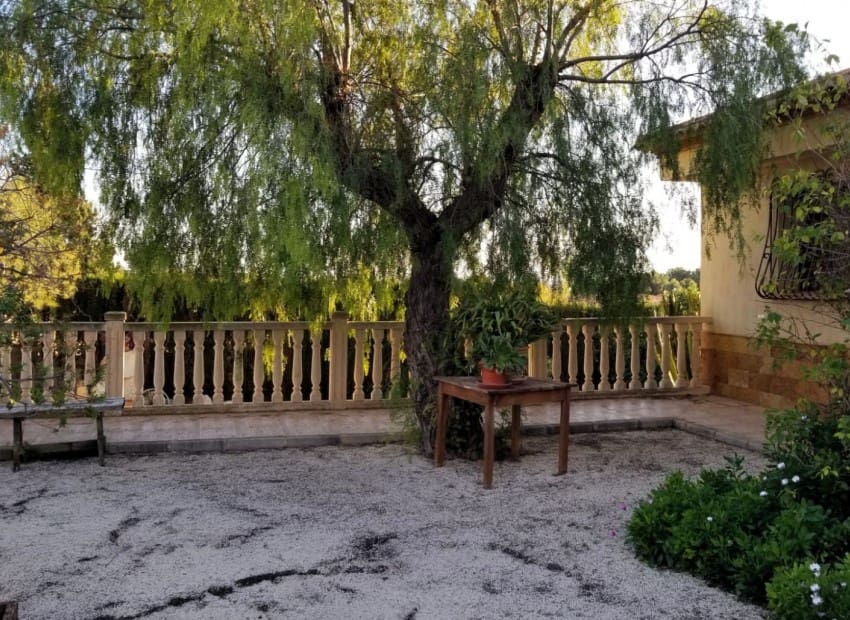 4 slaapkamer Villa te koop in Alicante stad met zwembad garage - € 665.000 (Ref: 9486577)