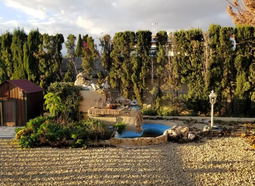 4 slaapkamer Villa te koop in Alicante stad met zwembad garage - € 665.000 (Ref: 9486577)