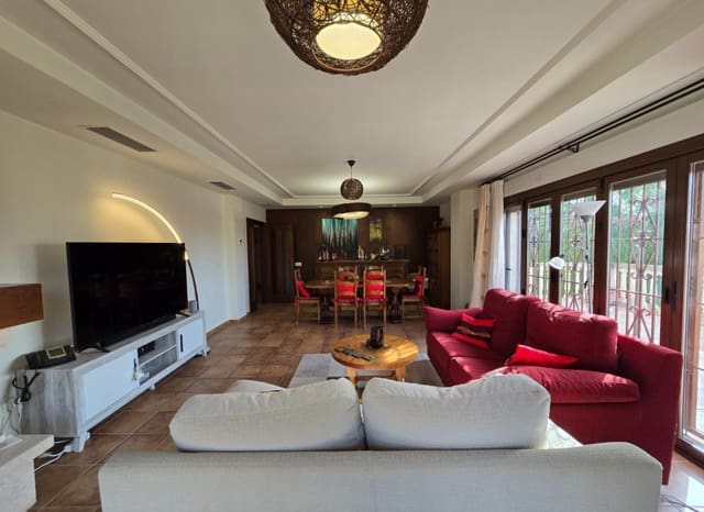 4 slaapkamer Villa te koop in Moralet, Alicante stad met zwembad garage - € 665.000 (Ref: 9486577)