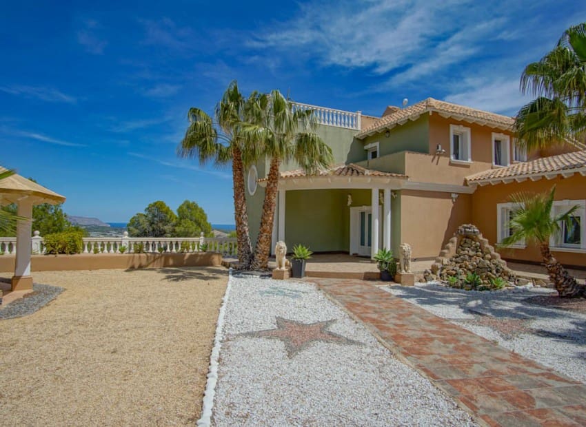 8 sypialnia Willa na sprzedaż w La Nucia z basenem - 2 500 000 € (Ref: 9500017)