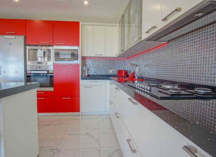 8 sypialnia Willa na sprzedaż w La Nucia z basenem - 2 500 000 € (Ref: 9500017)