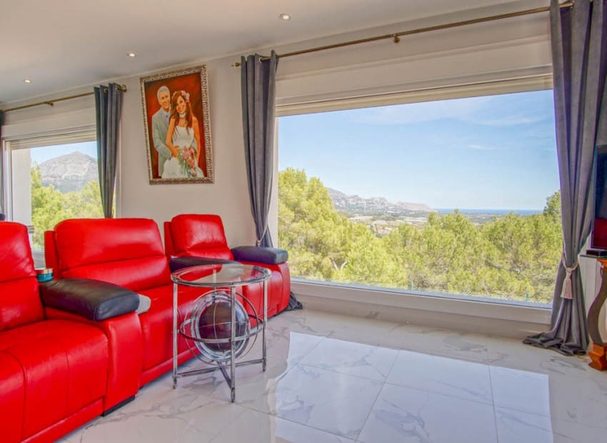 8 sypialnia Willa na sprzedaż w La Nucia z basenem - 2 500 000 € (Ref: 9500017)