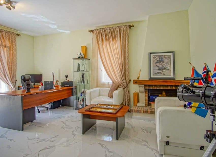 8 sypialnia Willa na sprzedaż w La Nucia z basenem - 2 500 000 € (Ref: 9500017)