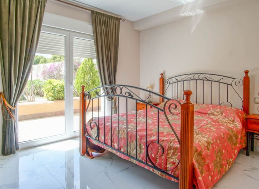 8 sypialnia Willa na sprzedaż w La Nucia z basenem - 2 500 000 € (Ref: 9500017)