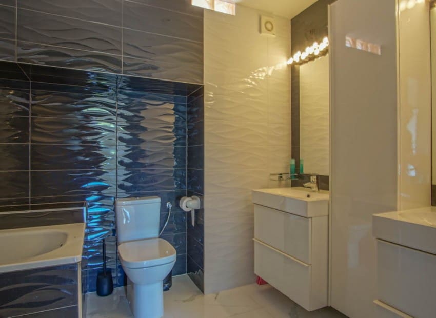 8 sypialnia Willa na sprzedaż w La Nucia z basenem - 2 500 000 € (Ref: 9500017)