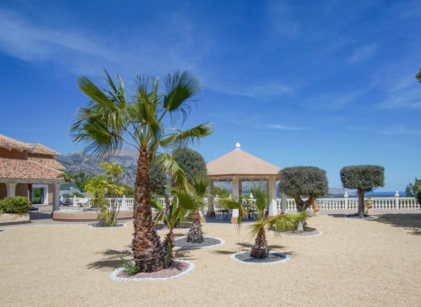 8 sypialnia Willa na sprzedaż w La Nucia z basenem - 2 500 000 € (Ref: 9500017)