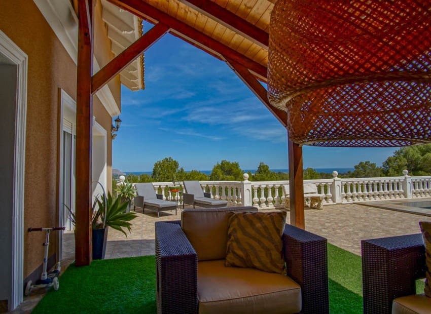 8 sypialnia Willa na sprzedaż w La Nucia z basenem - 2 500 000 € (Ref: 9500017)