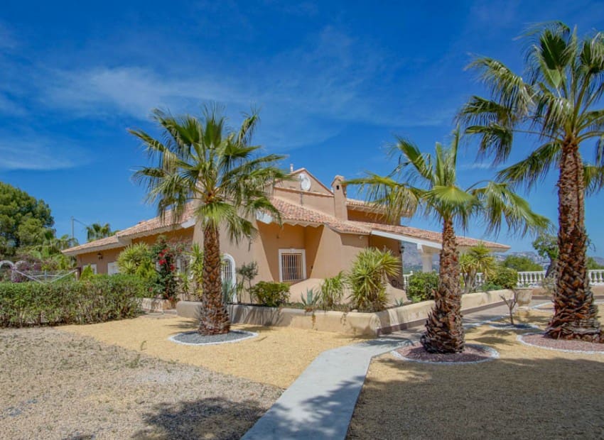 8 sypialnia Willa na sprzedaż w La Nucia z basenem - 2 500 000 € (Ref: 9500017)