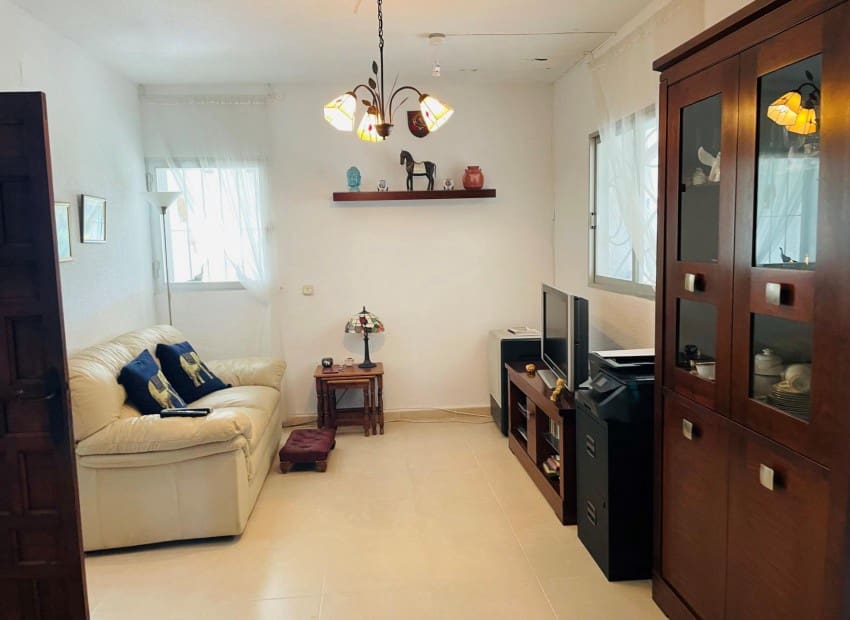 5 bedroom Villa for rent in Altea with pool - € 1,700 (Ref: 9503011)