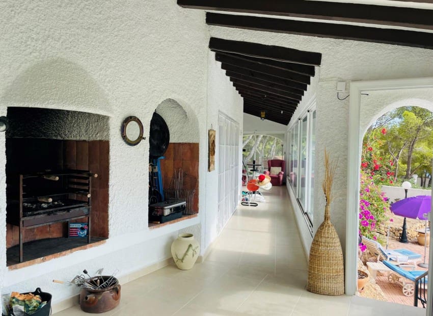 5 bedroom Villa for rent in Altea with pool - € 1,700 (Ref: 9503011)