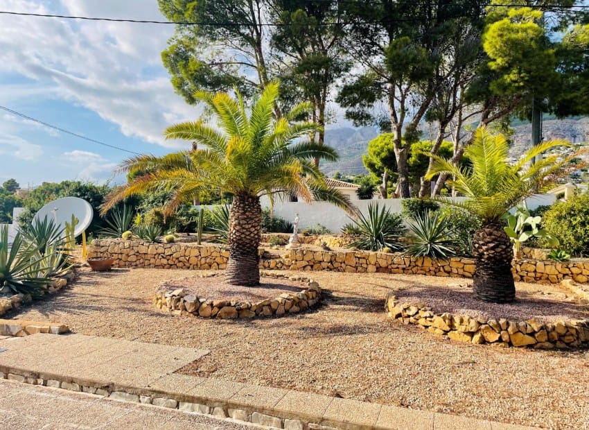 5 bedroom Villa for rent in Altea with pool - € 1,700 (Ref: 9503011)