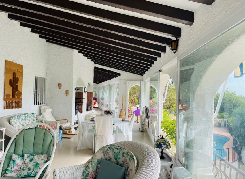 5 bedroom Villa for rent in Altea with pool - € 1,700 (Ref: 9503011)