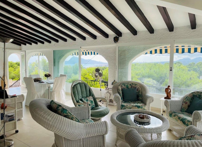 5 bedroom Villa for rent in Altea with pool - € 1,700 (Ref: 9503011)