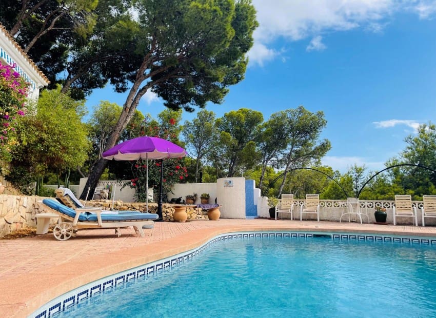 5 bedroom Villa for rent in Altea with pool - € 1,700 (Ref: 9503011)