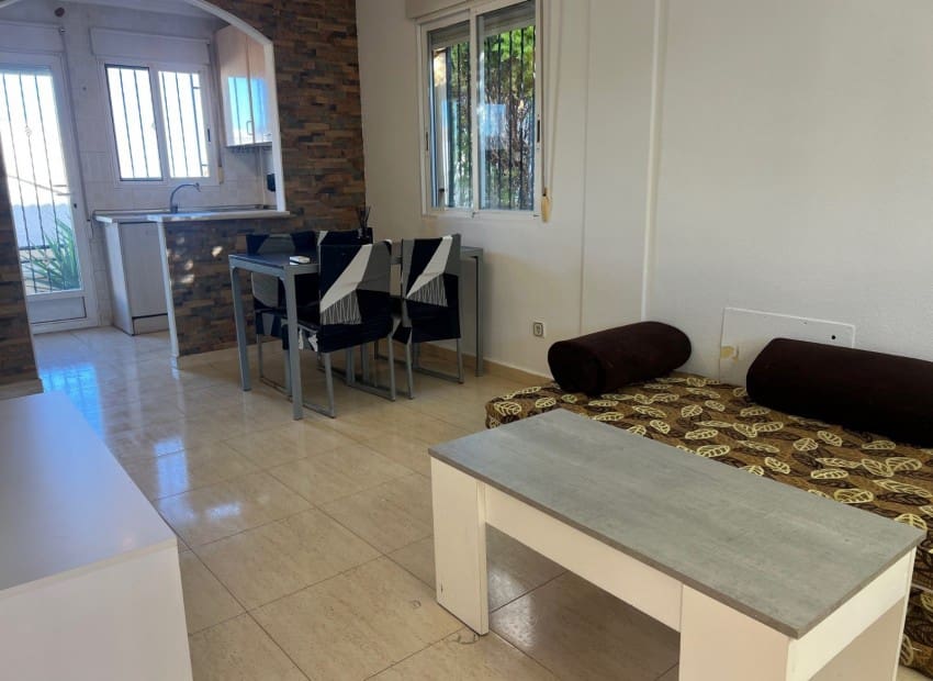 3 bedroom Villa for rent in Polop with pool garage - € 1,500 (Ref: 9503369)
