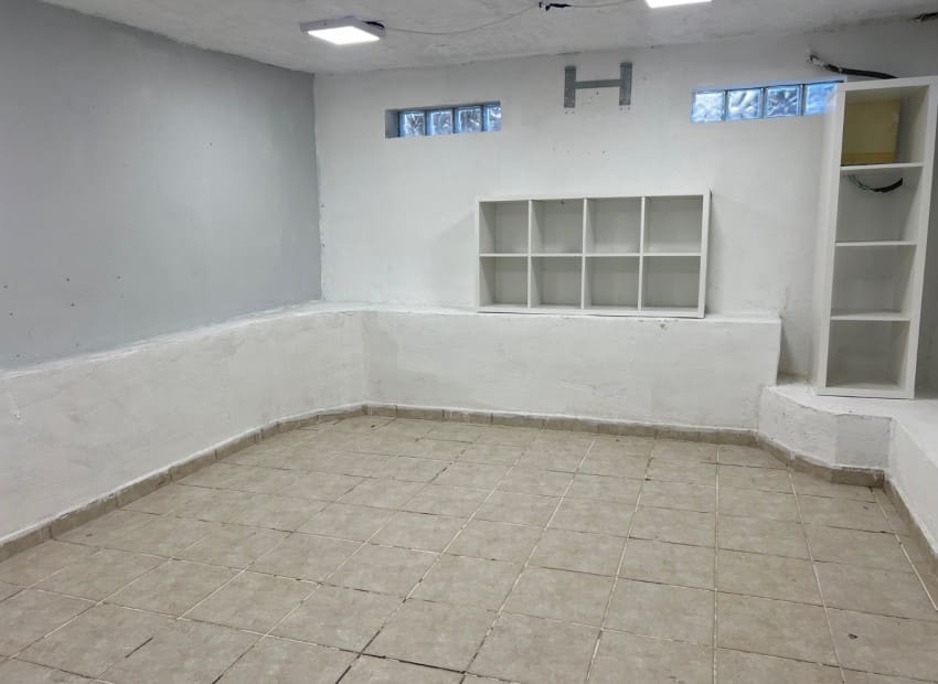 3 bedroom Villa for rent in Polop with pool garage - € 1,500 (Ref: 9503369)