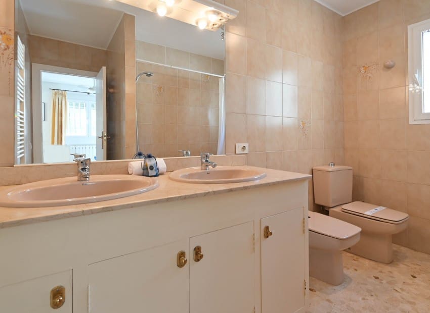 4 bedroom Villa for sale in Javea / Xabia with pool - € 749,000 (Ref: 9521463)