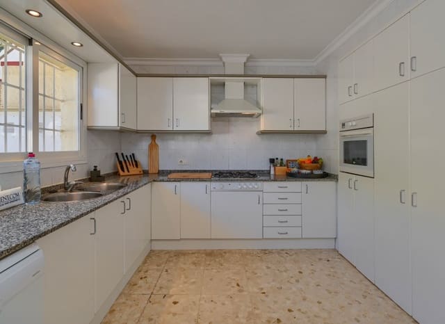 4 bedroom Villa for sale in Montgó - Ermita, Javea / Xàbia with pool - € 749,000 (Ref: 9521463)