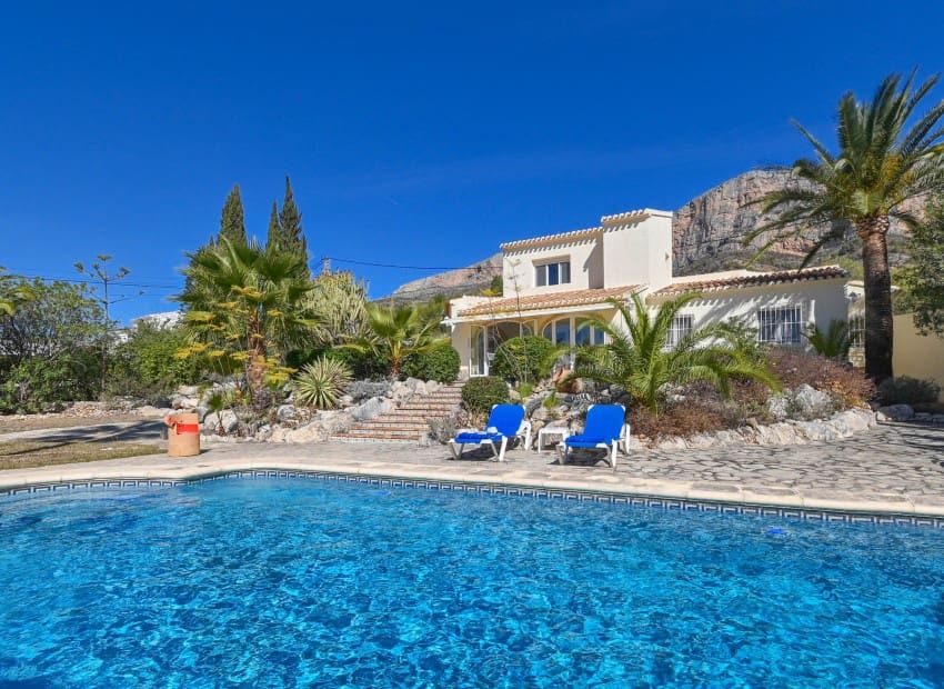 4 bedroom Villa for sale in Javea / Xabia with pool - € 749,000 (Ref: 9521463)