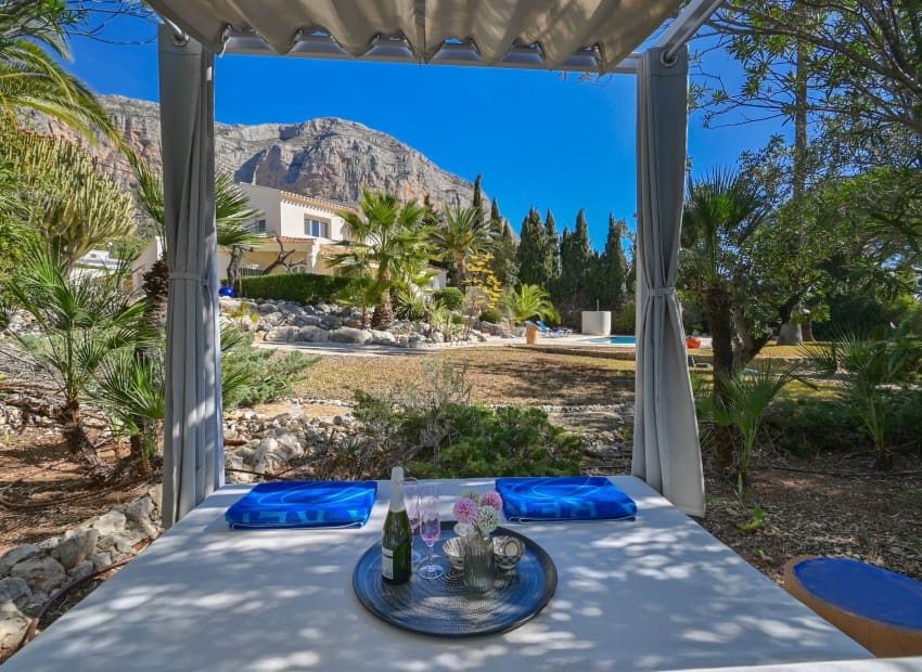 4 bedroom Villa for sale in Javea / Xabia with pool - € 749,000 (Ref: 9521463)