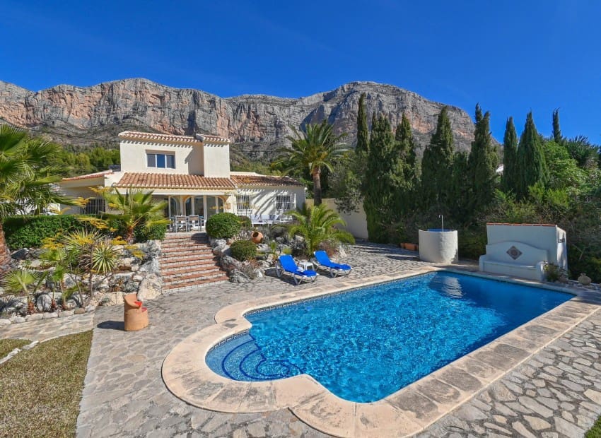 4 bedroom Villa for sale in Javea / Xabia with pool - € 749,000 (Ref: 9521463)
