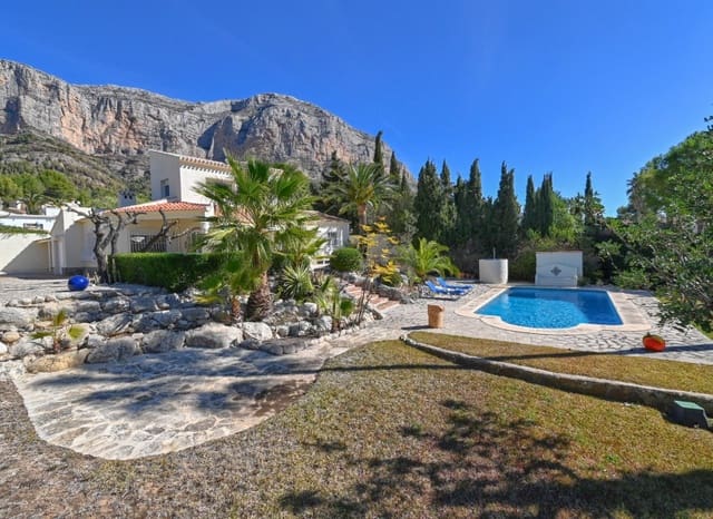 4 bedroom Villa for sale in Montgó - Ermita, Javea / Xàbia with pool - € 749,000 (Ref: 9521463)