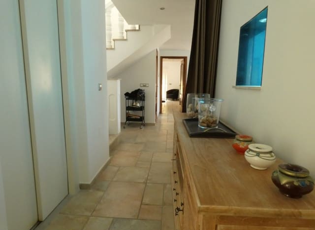 3 quarto Moradia para venda em Altea com piscina garagem - 690 000 € (Ref: 9523307)