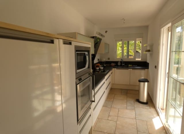 3 quarto Moradia para venda em Altea com piscina garagem - 690 000 € (Ref: 9523307)