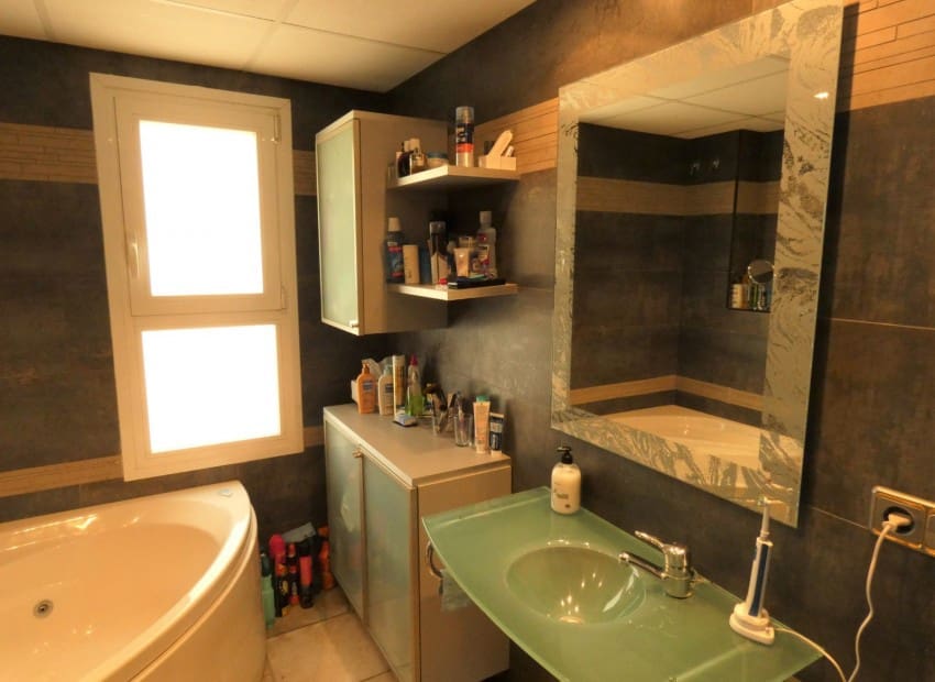 3 quarto Moradia para venda em Altea com piscina garagem - 690 000 € (Ref: 9523307)