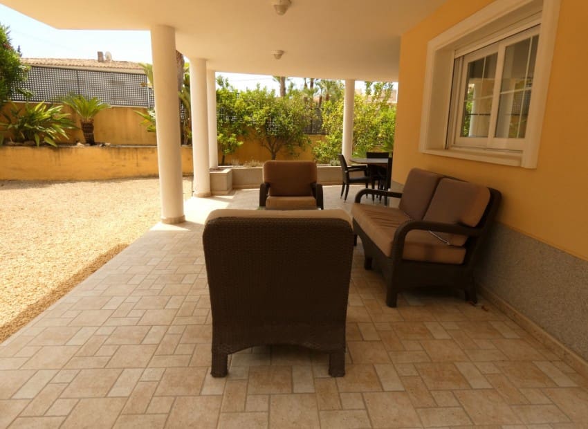 3 quarto Moradia para venda em Altea com piscina garagem - 690 000 € (Ref: 9523307)