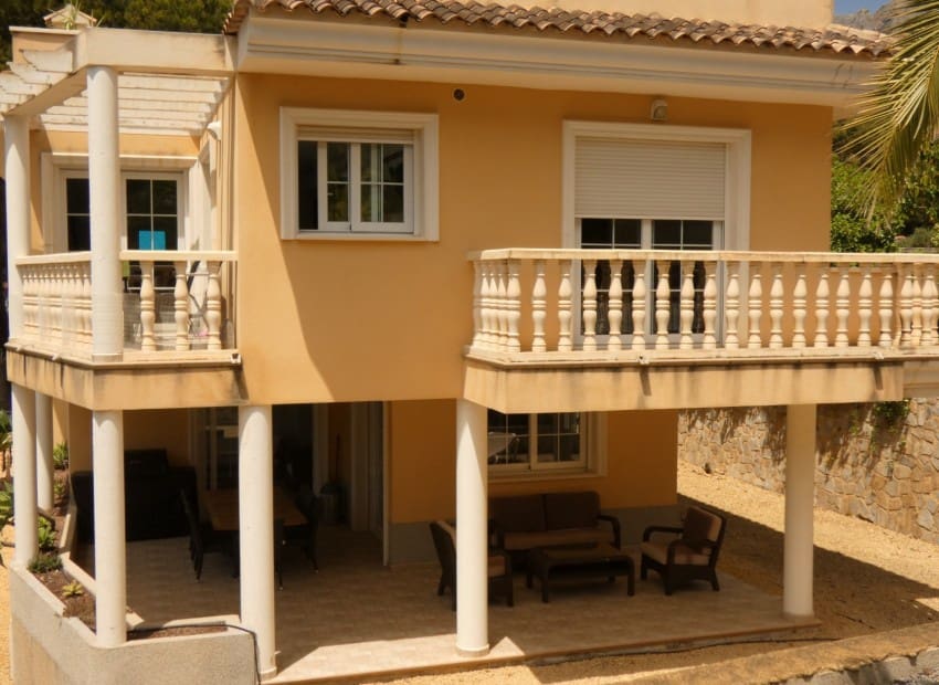 3 quarto Moradia para venda em Altea com piscina garagem - 690 000 € (Ref: 9523307)