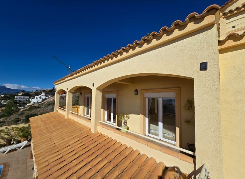 5 quarto Moradia para venda em Altea com piscina garagem - 1 200 000 € (Ref: 9534607)