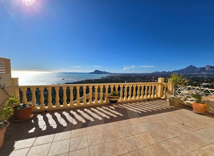 5 quarto Moradia para venda em Altea com piscina garagem - 1 200 000 € (Ref: 9534607)