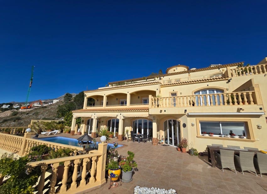 5 quarto Moradia para venda em Altea com piscina garagem - 1 200 000 € (Ref: 9534607)